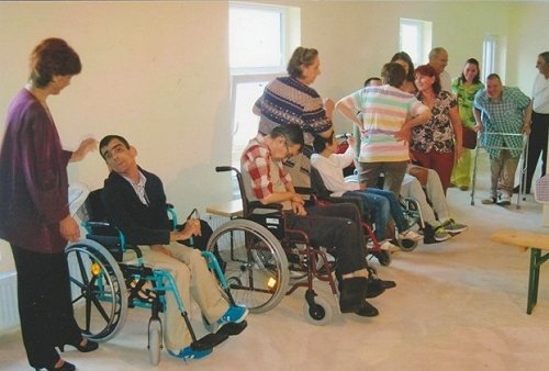 Behinderte in neuer Begegnungsstätte